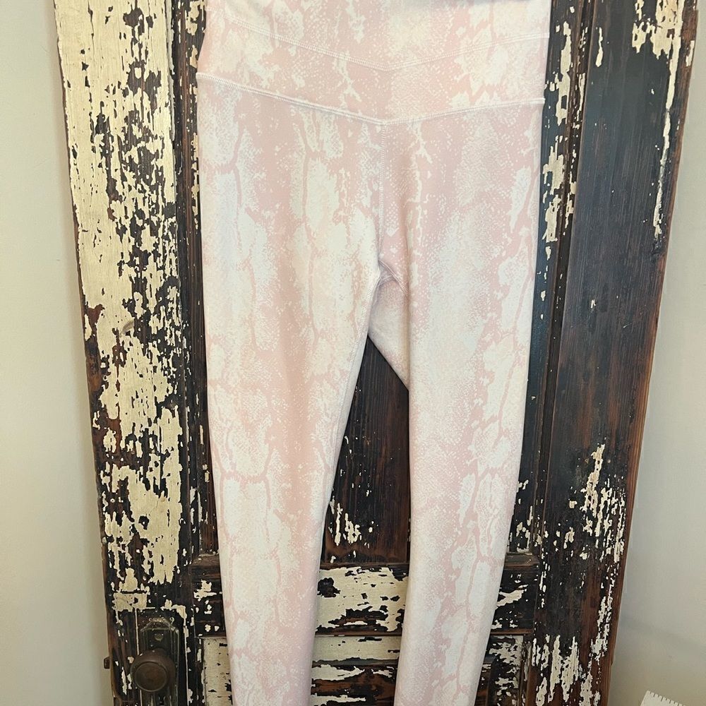 Calla by Carrie Underwood EUC pink and white python hi-rise leggings.  Size S